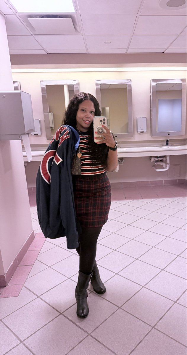 “My name ain’t Bic but I keep that flame” 
.
.
.
.
#LGK #Knicks #gamenight