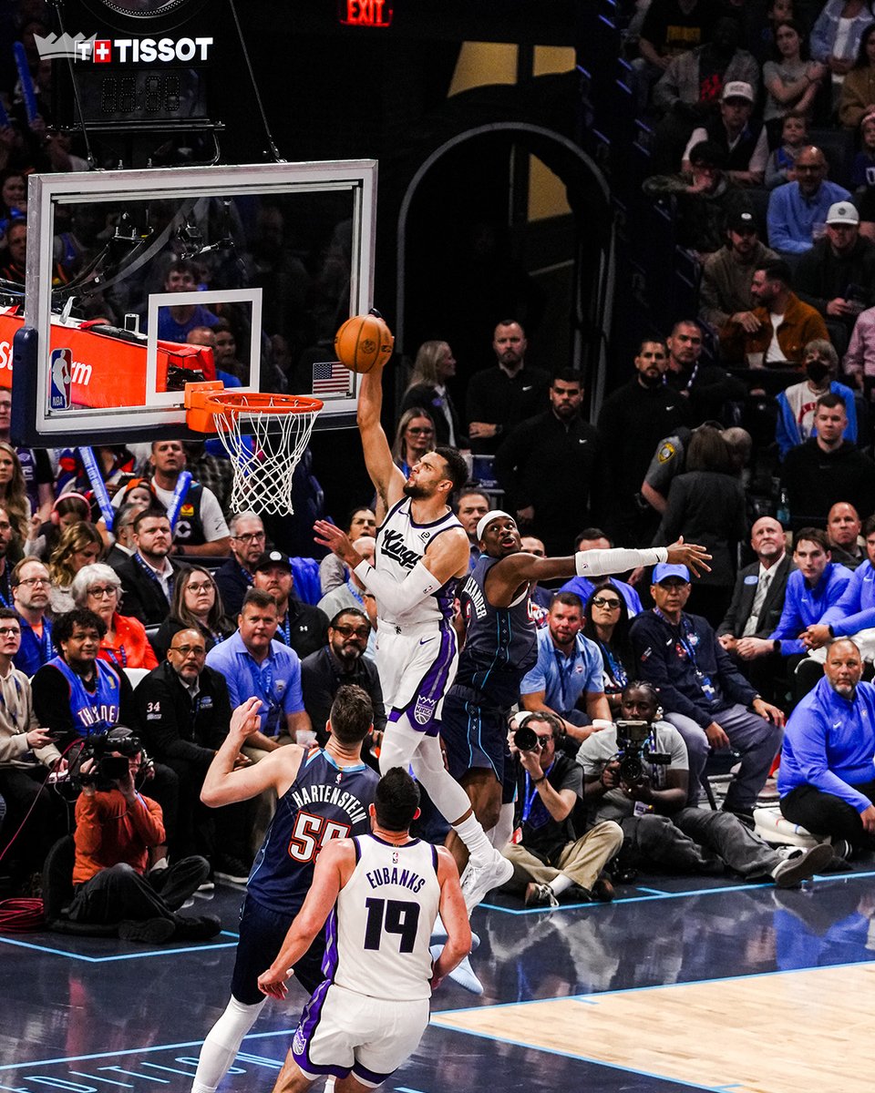 HALFTIME: Kings trail OKC 58-50, at the break.
👑 Dennis Schröder: 15 PTS, 3 REB, 1 AST
👑 Precious Achiuwa: 9 PTS, 4 REB, 1 AST
👑 Zach LaVine: 8 PTS, 4 REB