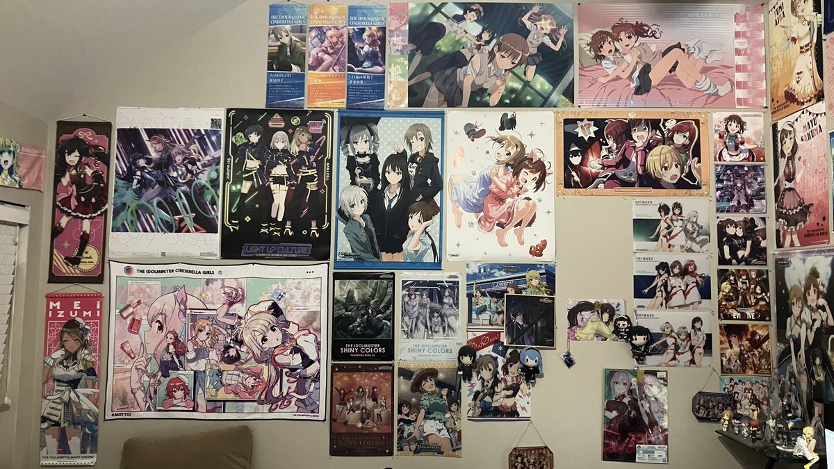 prismajane's tweet image. What the average 28 year old male&apos;s bedroom looks like