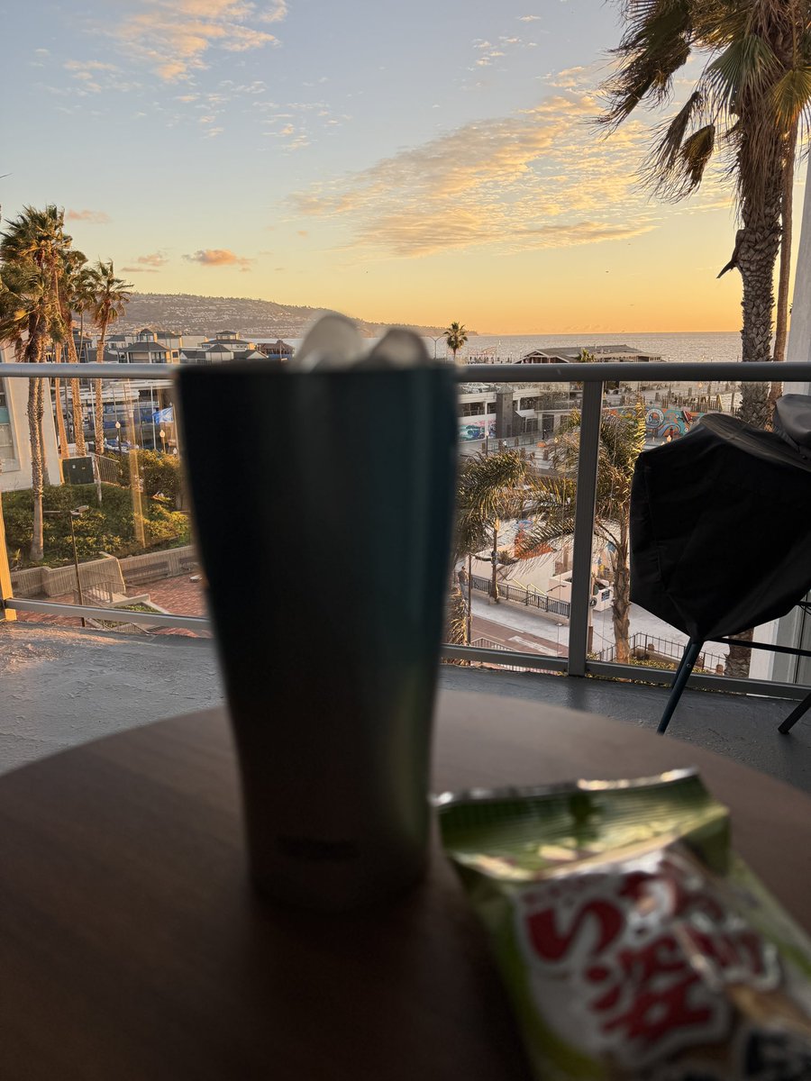 maabbkk's tweet image. もう暗ーい