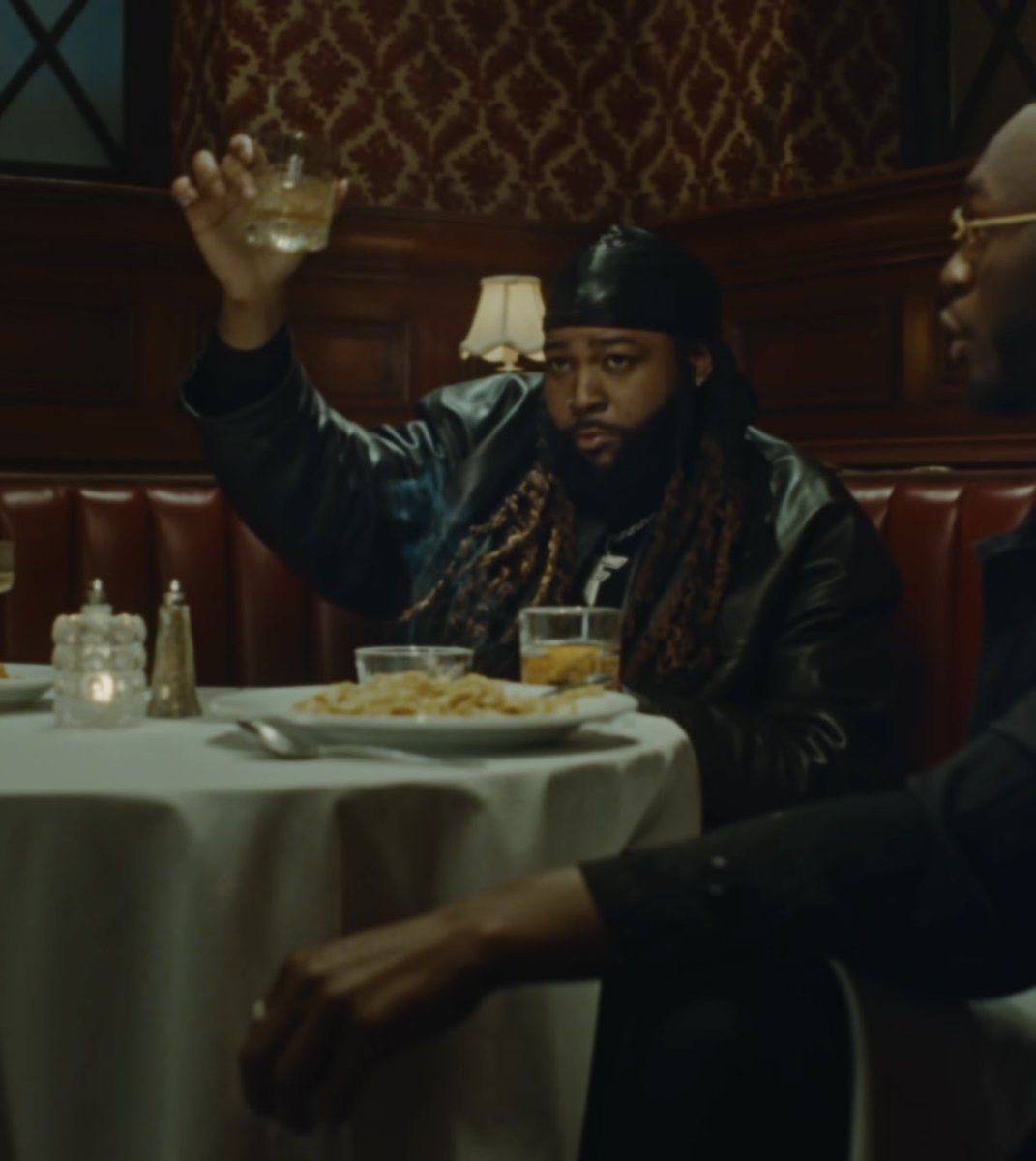 BIG BEEZO tweet media