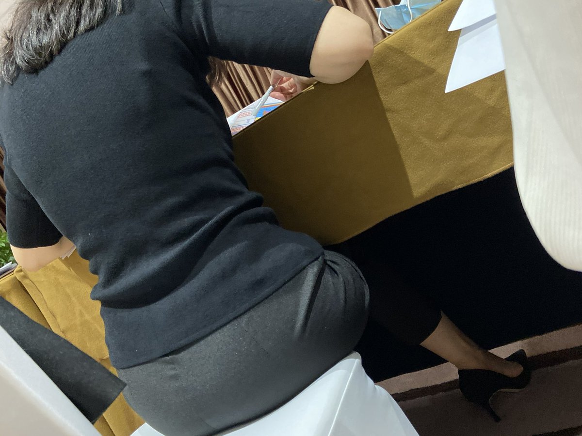 Edison70354830's tweet photo. 开���拍到的风骚小少妇 https://t.co/9WuKy97v71