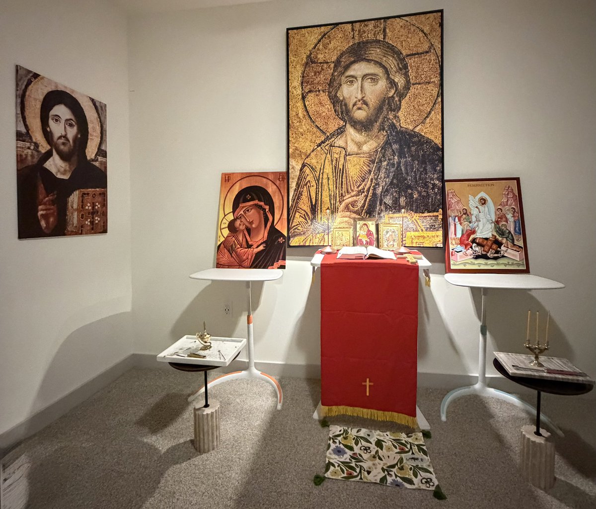 OrtodoxMD's tweet photo. Every Orthodox Christian home should have a home altar. ☦️⛪️🛐
#HomeAltar #PrayerCorner #Orthodoxy #AncientFaith #Since33AD https://t.co/lHtpLVjv8I