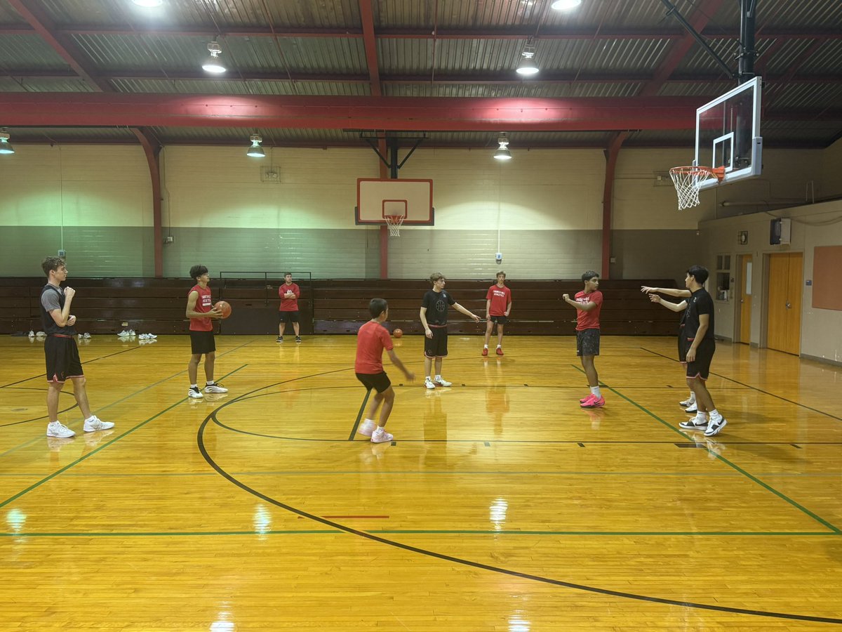 Got down to <a href="/CHMS_panthers/">CHMS Athletics</a>  to workout with our future Coogs this afternoon.   Big ups to our boys sharing some words of encouragement and for being hands on with them.  <a href="/cisdnews/">Comal ISD</a> <a href="/canyonhscougars/">Canyon HS</a>