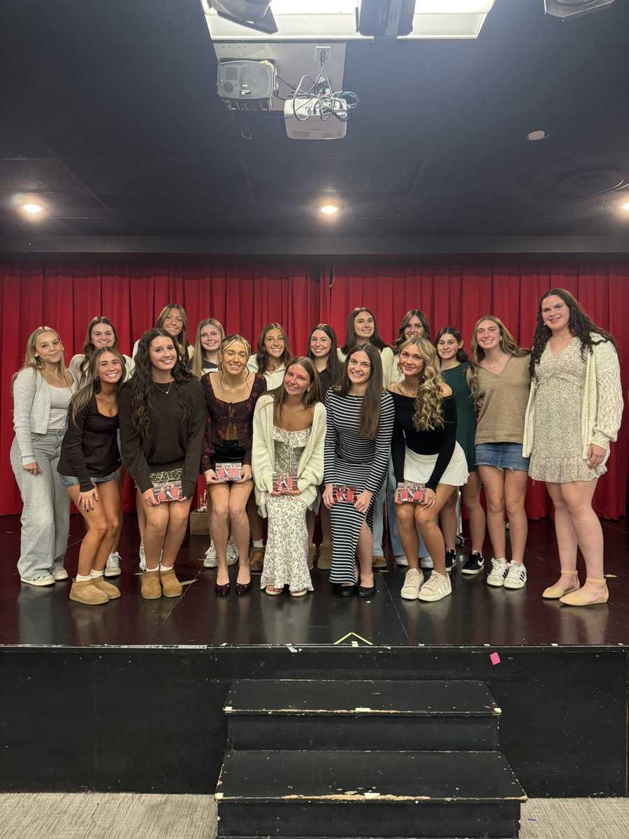 Mentor Volleyball tweet media