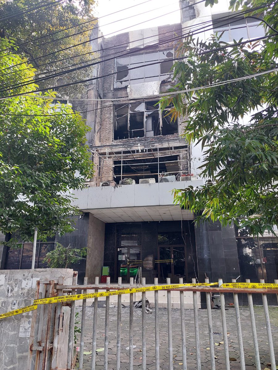 Pasca Kebakaran 2024, Akhirnya Gedung YLBHI Direnovasi

Renovasi memerlukan biaya sekitar 20 Milyar, Saatnya Kita Gotong Royong untuk membangun kembali rumah rakyat, rumah perjuangan bersama.

Seperti kita ketahui bersama, pada 7 April 2024 Gedung YLBHI/LBH Jakarta mengalami