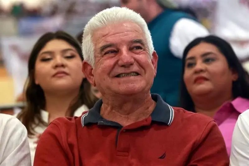 LuisCardenasMx's tweet image. 🔴 EL BENDITO MISTERIO MILLONARIO DE “PEPÍN” LÓPEZ OBRADOR

Tres versiones de su declaración patrimonial, ingresos que no cuadran, y un boom inmobiliario imposible de justificar: entre 2019 y 2020, José Ramiro López Obrador compró 5 ranchos por más de 9 millones de pesos, pese a…