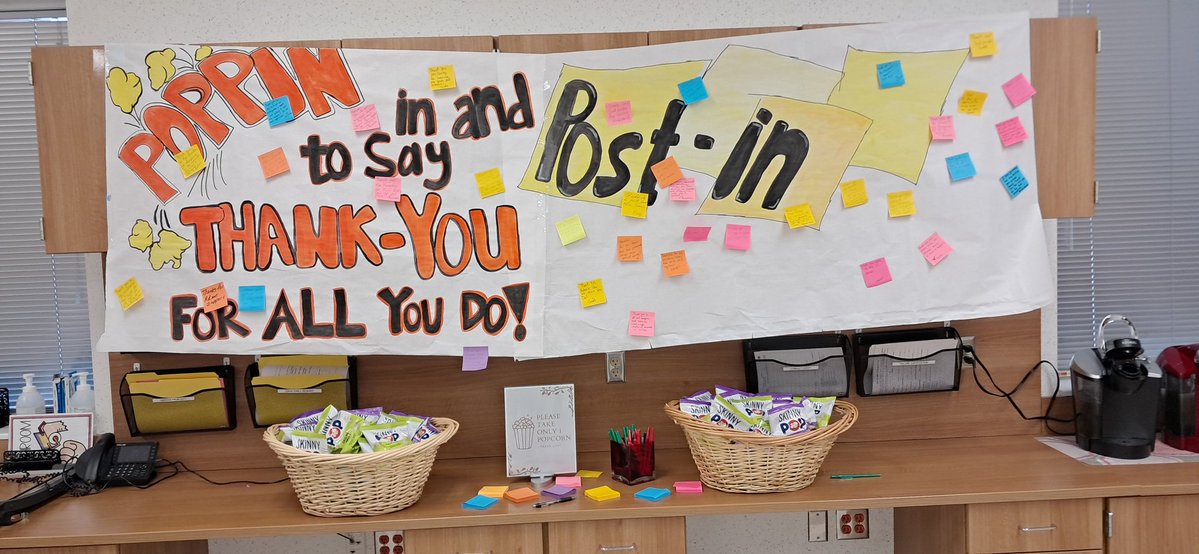 McWisdom4Edu's tweet image. On the count of 3, say it with me: Awwww ☺️ Thanks @GreensptES_AISD for the Owl-Some Treat! All staff members received one today. Also heartwarming to see post it notes of staff thanking each other at the Poppin Post It Tuesday. #WeekofThanks #AdultSEL #GoodVibesOnly #AldineStory