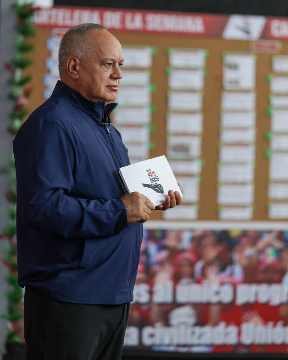 Herensugea_'s tweet image. #19Nov|| Equipo de investigación de Venezuela #UnleashDracarys presente en el programa de todos los venezolanos: El Mazo Dando. ¡Porque #SomosPatriaDePaz!

Gracias, Capitán @dcabellor por permitir que el Dragón que defiende al Pdte. Nicolás Maduro, la Paz y la Soberanía de la…