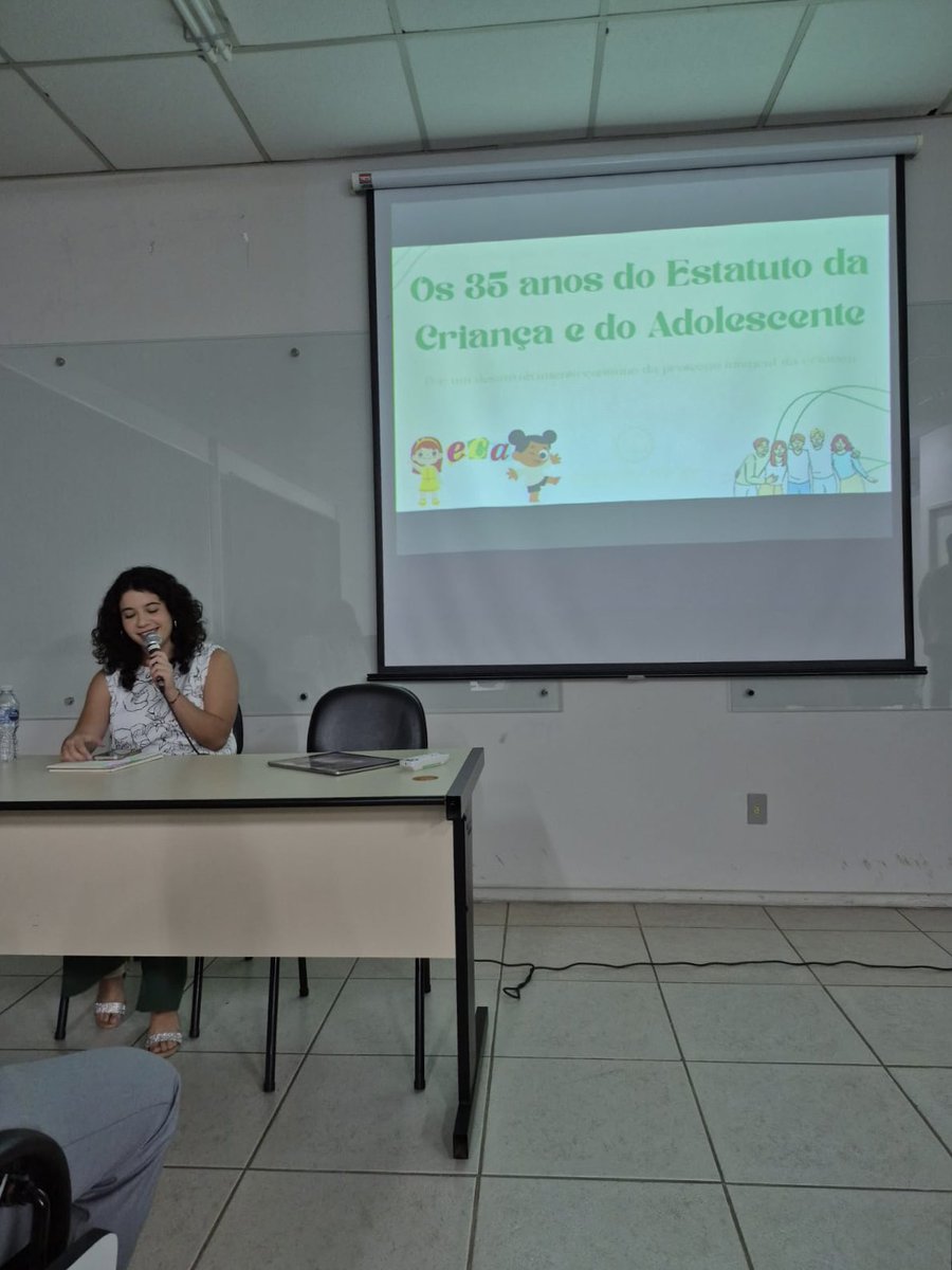 oi eu meio que mediei uma palestra hoje 🥹❤️