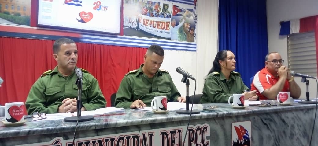 PresidenciaAMPP's tweet image. #IslaDeLaJuventud reconoce a quienes han estado en función del Código del Trabajo. Un Programa 67 aniv del triunfo de  la Revolución. El Programa de Gobierno, evaluación de acciones de enfrentamiento, Asuntos Vitales pusimos sobre el análisis. #PoderPopular