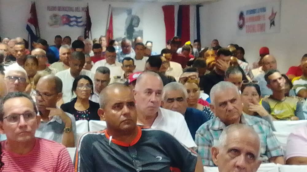 PresidenciaAMPP's tweet image. #IslaDeLaJuventud reconoce a quienes han estado en función del Código del Trabajo. Un Programa 67 aniv del triunfo de  la Revolución. El Programa de Gobierno, evaluación de acciones de enfrentamiento, Asuntos Vitales pusimos sobre el análisis. #PoderPopular