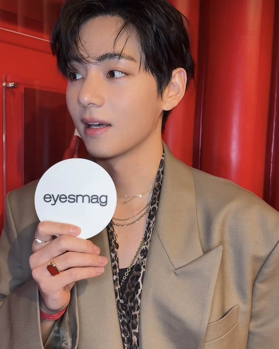 ccnmade's tweet image. #BTS #V #김태형 님께서  
최창남메이드 제품을 착용해주셨습니다    

Dear.Heart는
심장병 어린이와 그 가족에게 따뜻한 마음을 전달하고자 하는
심장병 어린이 후원팔찌 입니다.

ccnmade.co.kr/goods/goods_vi…

#최창남메이드 #뷔 #방탄소년단뷔 #ccnmade #심장병어린이후원팔찌