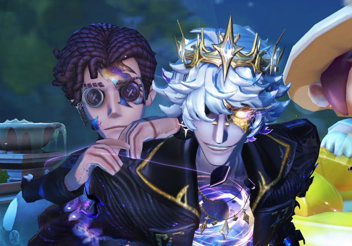 ragebaiterorphy's tweet image. orpheus is like a kitty poking out of his back 😭😭