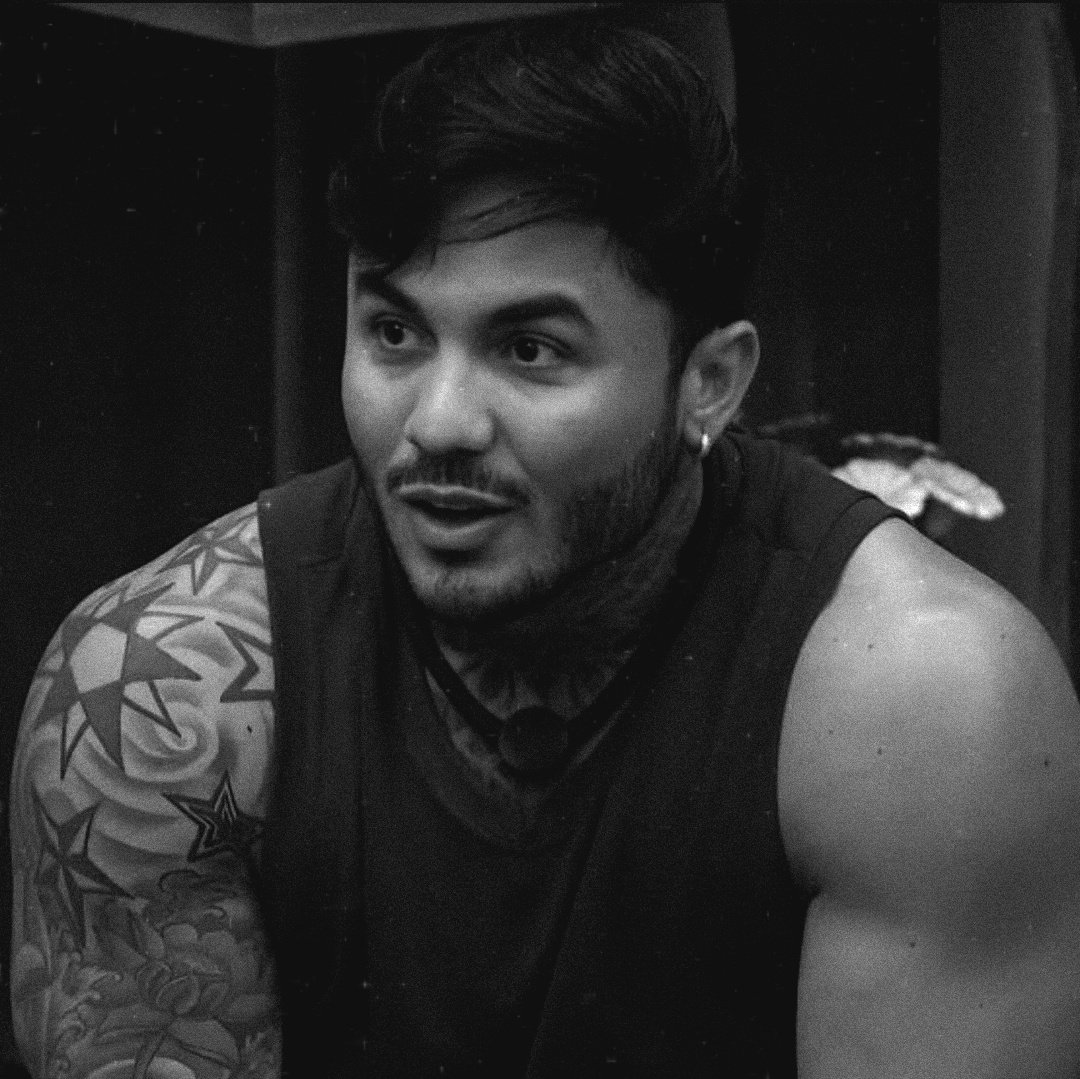 parcializada's tweet image. VAO SALVAR O WALLAS???

NAO RT 🔄
SIM FAV ❤️