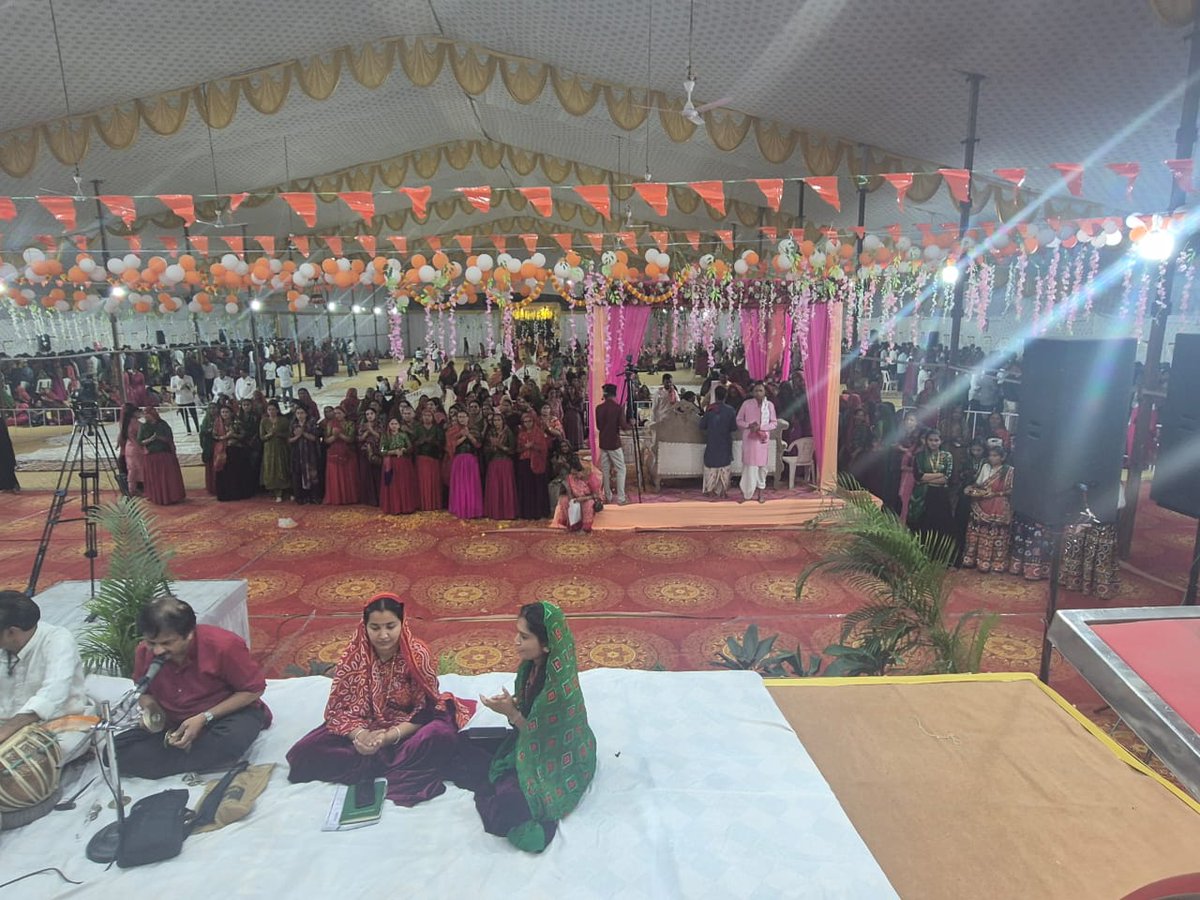 લીલાશાહ કુટિયા આદિપુર મધ્યે સમસ્ત કચ્છ આહિર સમાજ દ્વારા આયોજિત શ્રીમદ્ ભાગવત સપ્તાહ જ્ઞાનયજ્ઞ માં કચ્છ લોકસભા સાંસદ શ્રી વિનોદભાઇ ચાવડા સાથે હાજરી આપી, કથાશ્રવણ નો અવસર પ્રાપ્ત કર્યું.