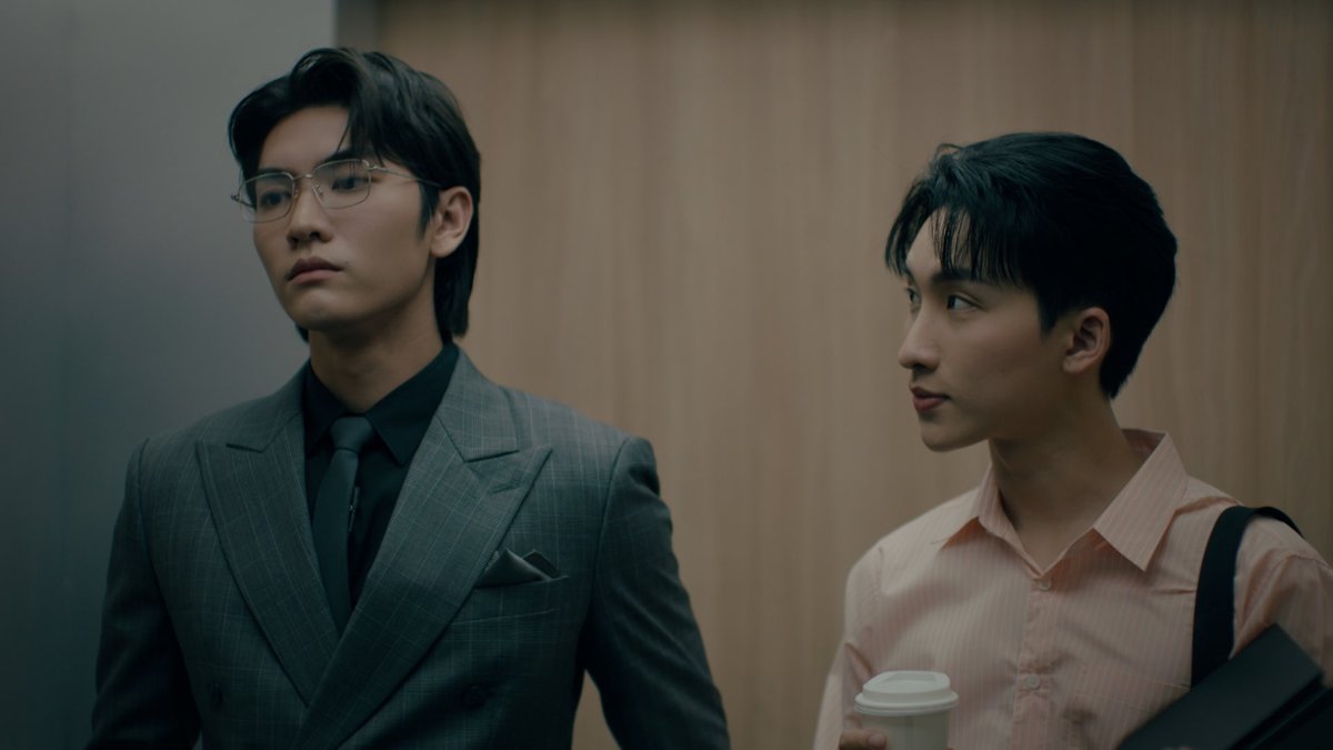 Koysucha_BCKM's tweet image. ~แอบเห็นบอสบอสในลุค ผบร ใส่สูทกับซี่รีย์เรื่องใหม่ของสาวๆ ในค่าย…ทำให้นึกถึงคุณเซอร์ขึ้นมาเลย 🥰~

#Bosschaikamon 
#BOSSCKM 
#ShawtyBoss