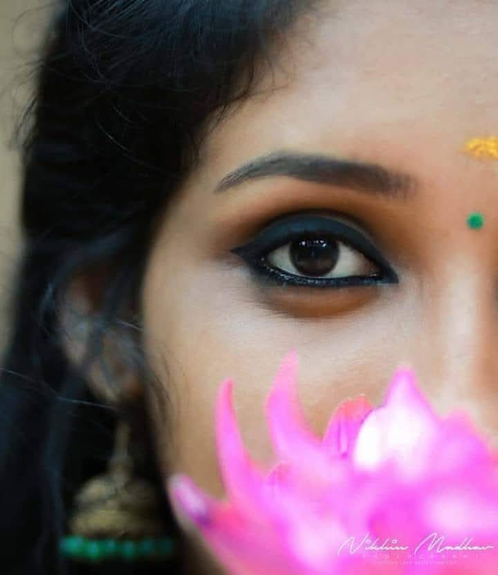 RajalakshmiSen9's tweet image. நம் சந்திப்புகள்
புகைப்படங்களிலும்
உரையாடல்கள்
குறுஞ்செய்திகளிலும்
நிகழ்வுகள்
நினைவுகளுடனும்
தொடர்கின்றன.