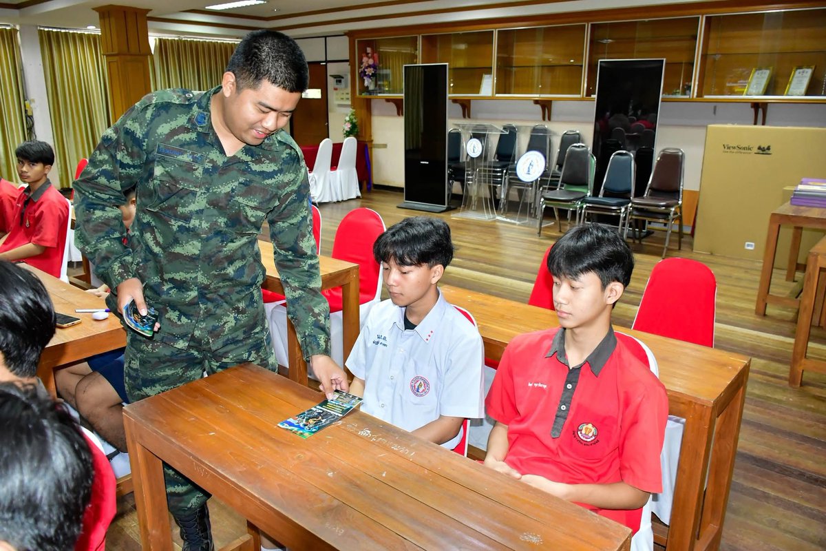 army2pr's tweet image. ชุดปฏิบัติการกิจการพลเรือน กองพันทหารช่างที่ 3 กองพลทหารราบที่ 3 เข้าดำเนินการประชาสัมพันธ์เพื่อสร้างการรับรู้ ข้อมูลการรับสมัครทหารกองเกินเข้ารับราชการทหารกองประจำการโดยวิธีการร้องขอ (กรณีพิเศษ) ด้วยระบบออนไลน์ ณ โรงเรียนโนนไทยคุรุอุปถัมภ์ อำเภอโนนไทย จังหวัดนครราชสีมา