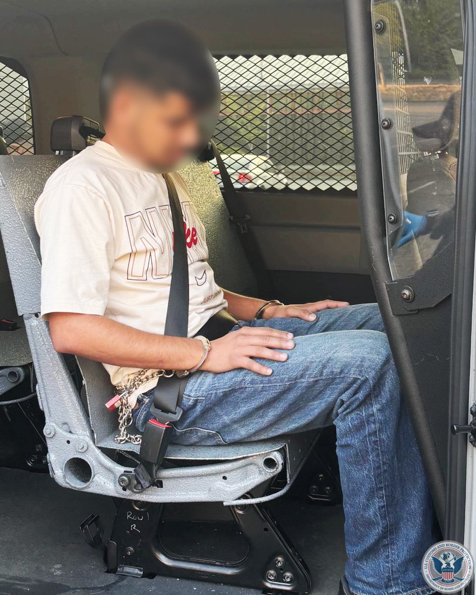 DFOSeattle's tweet image. Ordered removed by an IJ and decided not to depart the U.S.? Don&apos;t worry, you will soon. @cbp officers in Blaine, WA arrested an Indian citizen who illegally entered the U.S. and did not depart the country after being ordered removed. #CBP #BorderSecurity #NationalSecurity