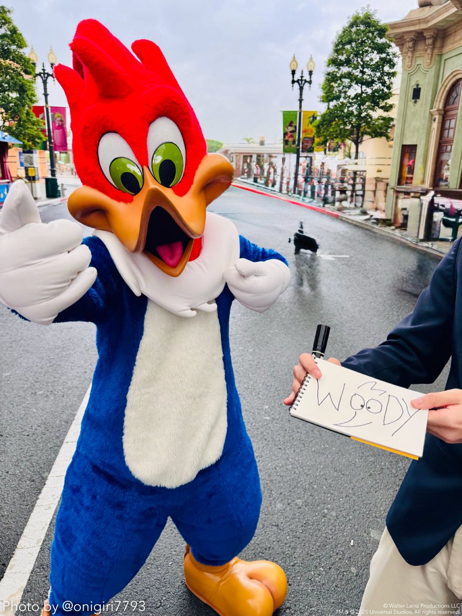 USJ_Official's tweet image. ペンと紙をもって、USJのみんなのところにいってみよう！
もしかするとサインを書いてもらえるかも？🩵
ウッディーのサイン、かわいいね！✨
#ペンの日