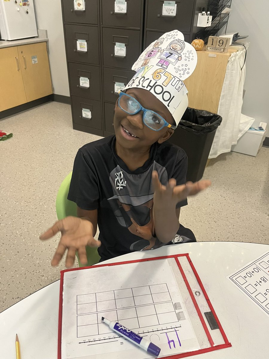 fcsdcentral's tweet image. Miss Stacy’s student wanted to wish everyone a happy 6-7 day of school!! 🏫