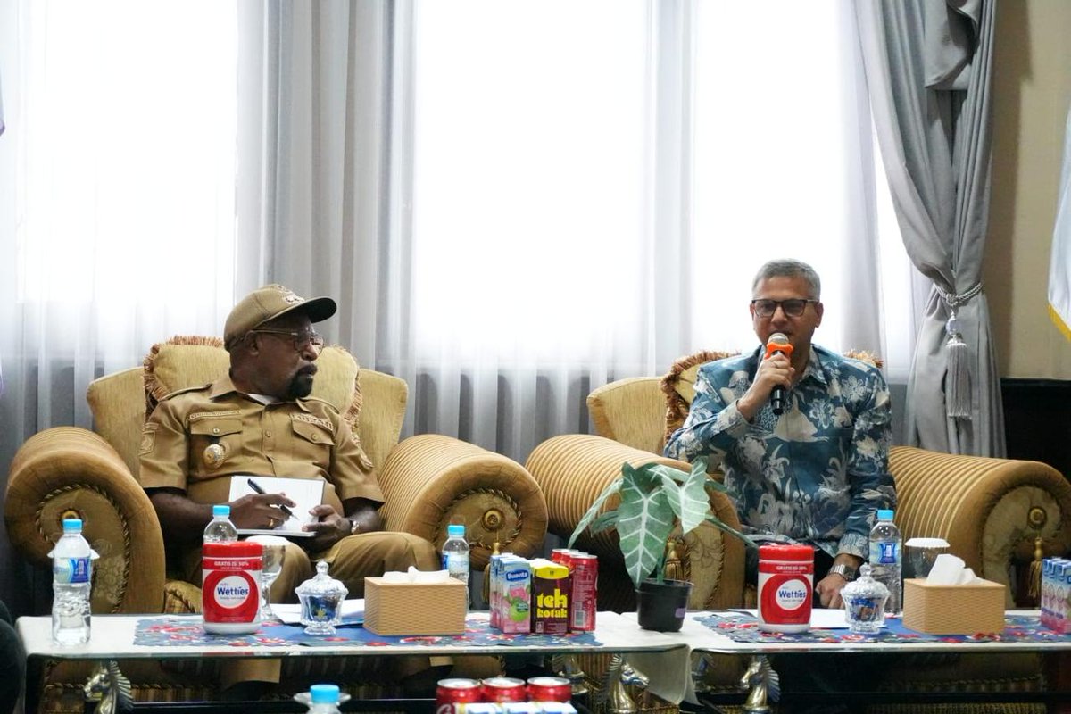 Impacts of 2 pilot sago downstreaming in Papua have been encouraging:
✅ Processing time declines to 2 hrs/trunk
✅ 150% increase in yield
✅ Masy. Adat Babrongko have earned Rp100 million (~US$6000) in profits
✅ Jayapura Regent plans to issue a regulation on sago planting &amp;