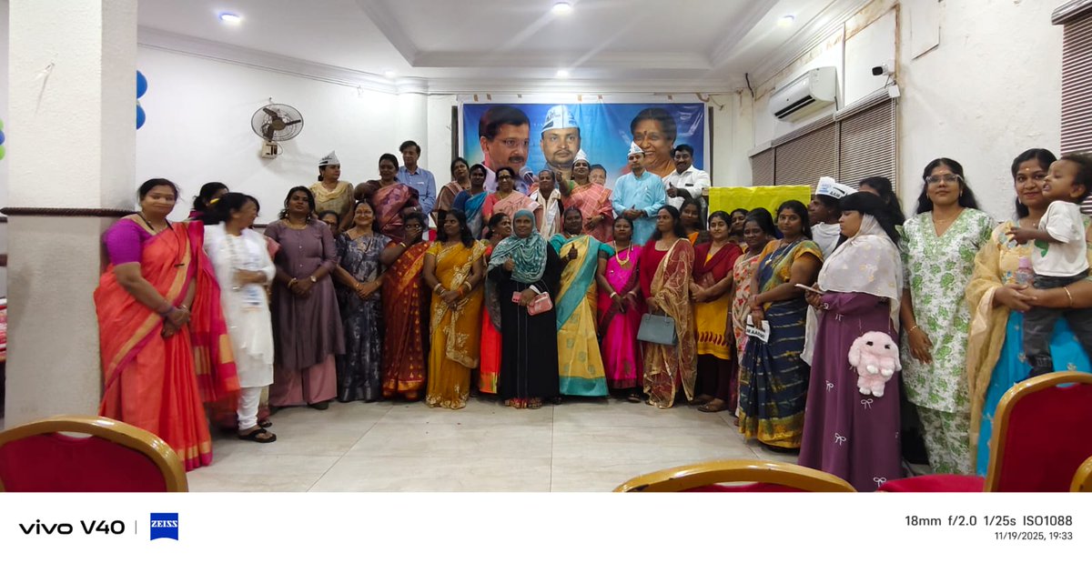 PankajSinghAAP's tweet image. Yesterday, the women’s team organised a wonderful event in Tamil Nadu on the issue of women’s safety, in the presence of the Chairperson of the State Women’s Commission.
After the program, renowned women lawyer, women doctor, and women teacher, among others, joined the Aam Aadmi…