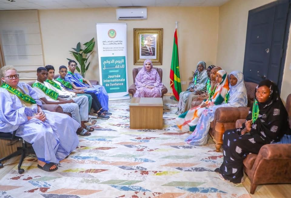 Mauritanie0tous's tweet image. وزيرة العمل الاجتماعي والطفولة والأسرة صفية بنت انتهاه تؤكد أن التعليم ما قبل المدرسي شهد نمواً ملحوظاً، حيث ارتفعت نسبة التمدرس من 9.2% عام 2020 إلى 19.4% عام 2025… تقدّم يعكس اهتمام الدولة ببناء جيل مزدهر من البداية.