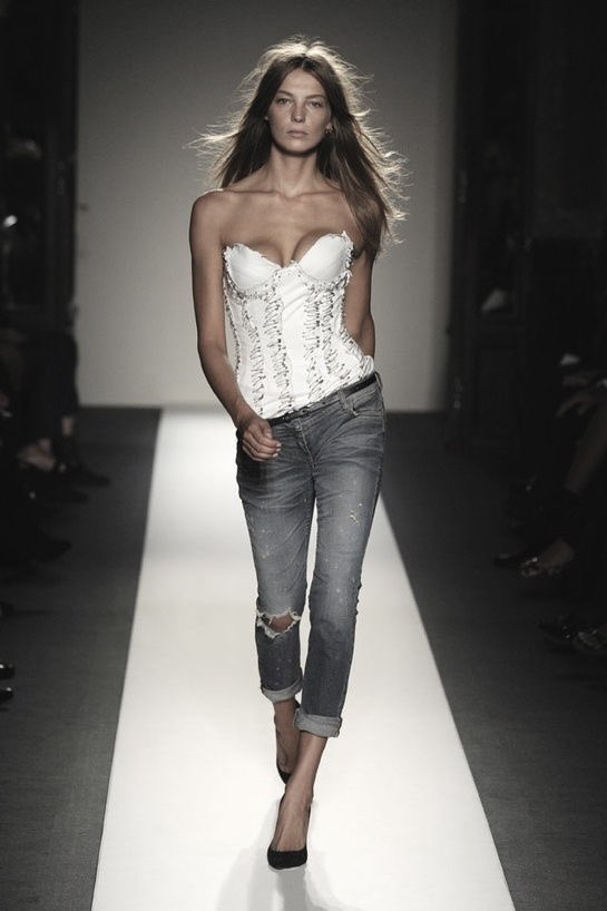 Sar (@sarentries) on Twitter photo 