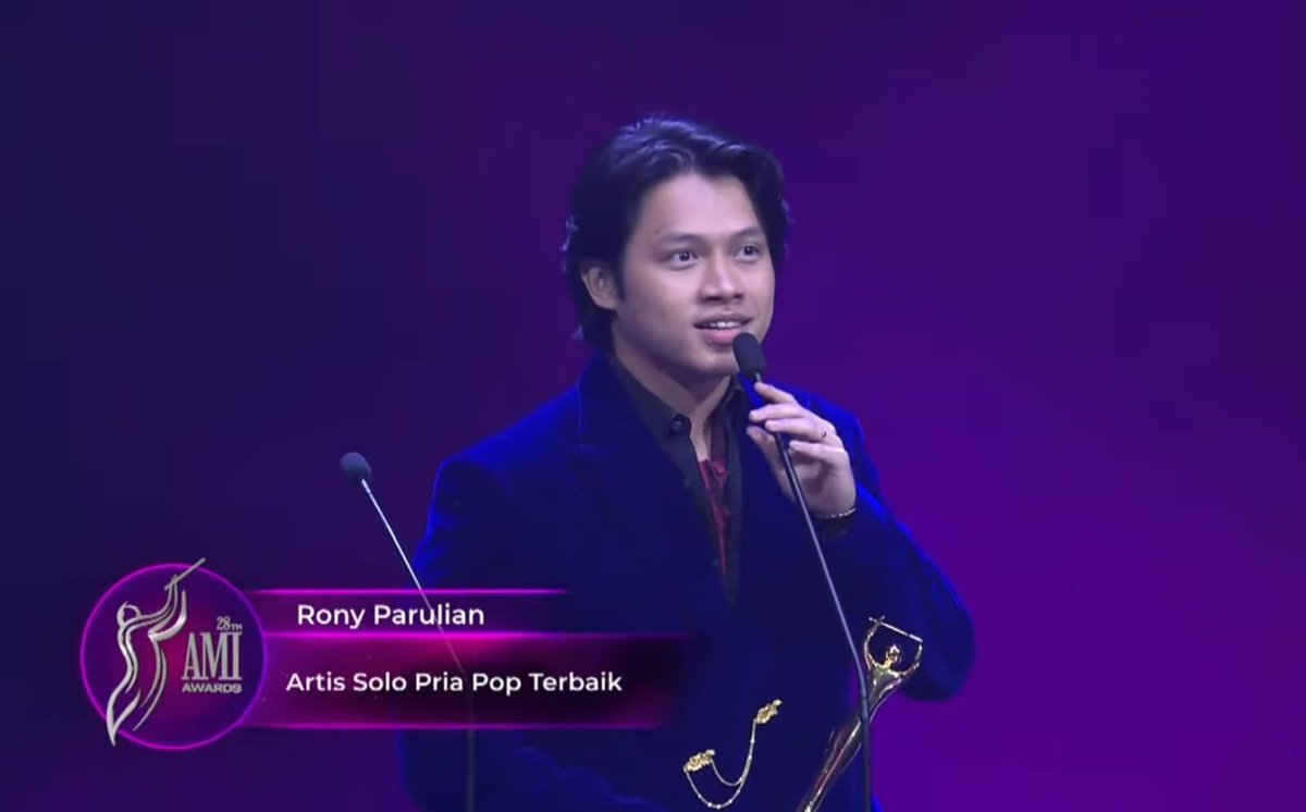 siapa yang nonton Ami Awards 2025 tadi malem nih?
seru banget ya apalagi idolaku rony parulian dapet penghargaan artis Solo pria pop terbaik