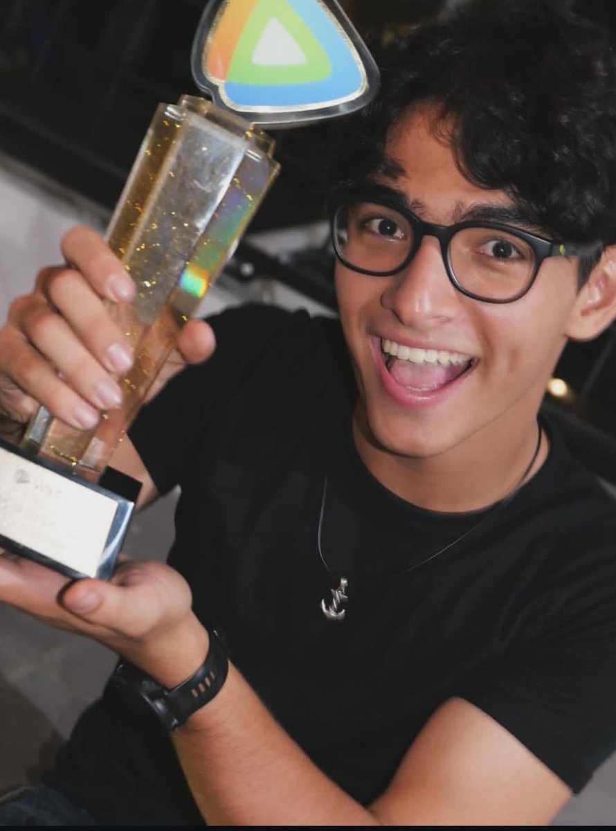 vaughanteams's tweet image. congratulations again @harryvghn  🫶🏻🫶🏻🫶🏻

dan terima kasih banyak kepada  @havanity_ofc karna udah mau diajak collab vote untuk wetv kemarin.   terima kasih sudah mau membersamai masa vote Wetv kemarin. ☺️🫶🏻💐