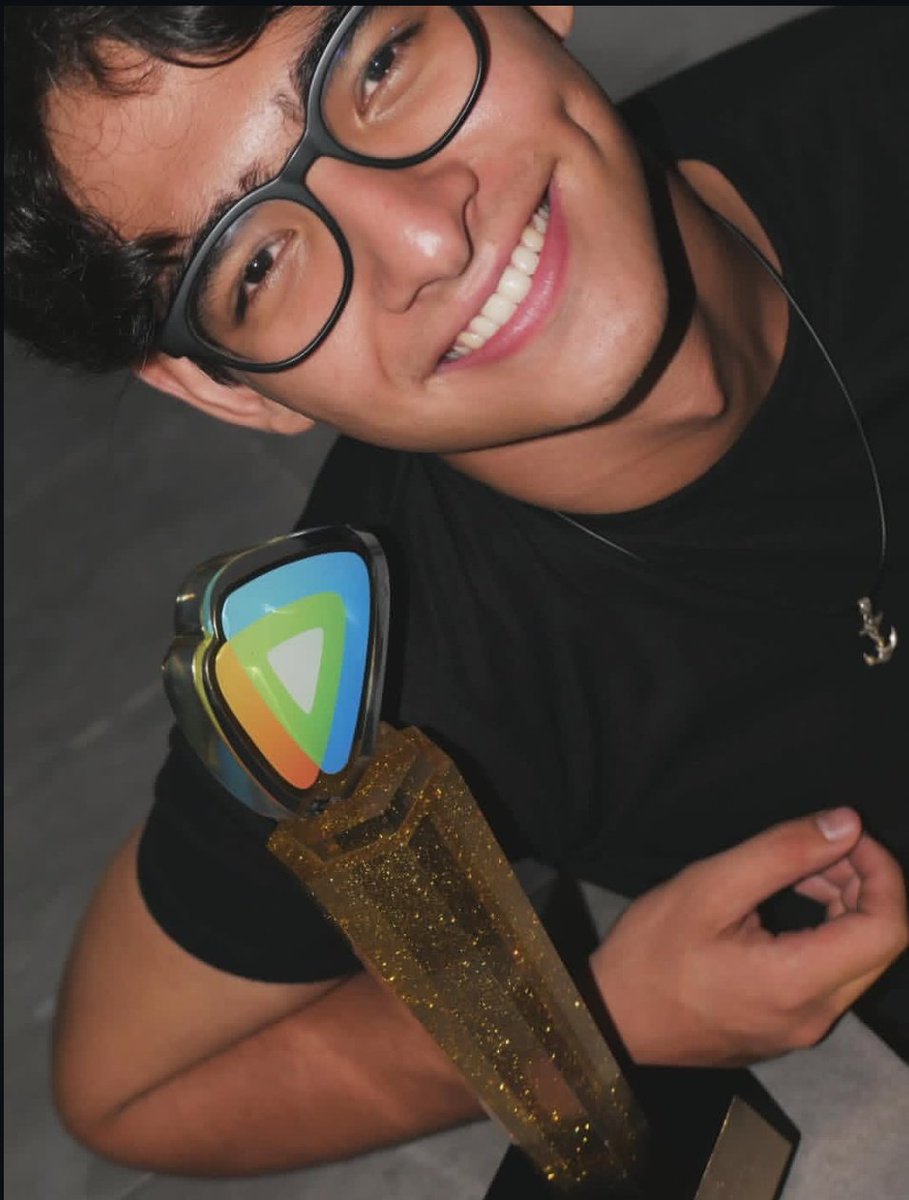 vaughanteams's tweet image. congratulations again @harryvghn  🫶🏻🫶🏻🫶🏻

dan terima kasih banyak kepada  @havanity_ofc karna udah mau diajak collab vote untuk wetv kemarin.   terima kasih sudah mau membersamai masa vote Wetv kemarin. ☺️🫶🏻💐