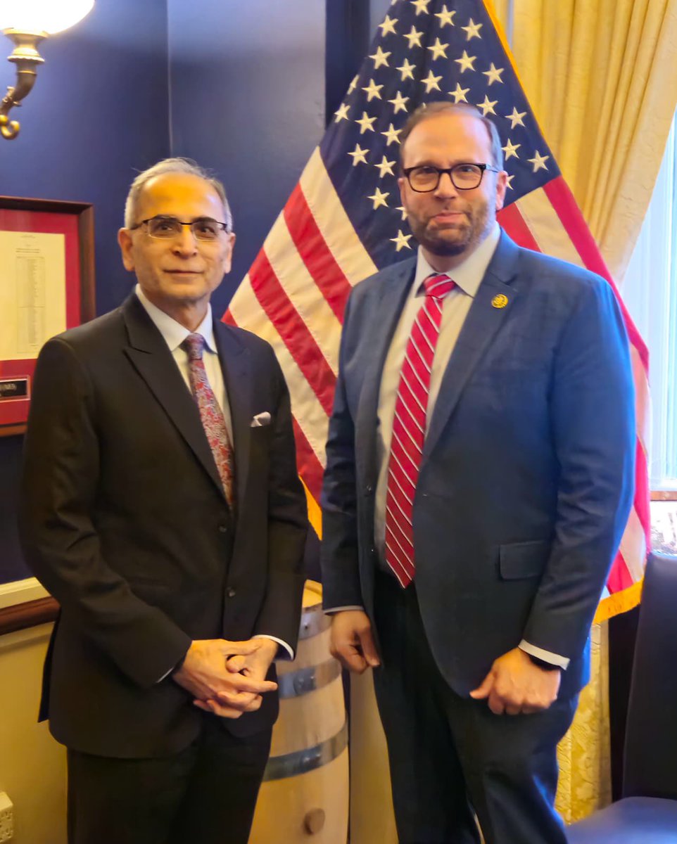 Honoured to meet with <a href="/WaysandMeansGOP/">Ways and Means Committee</a> Chairman <a href="/RepJasonSmith/">Rep. Jason Smith</a> today—briefed him on 🇮🇳🇺🇸 discussions on a fair, balanced, and mutually beneficial trade deal. Appreciate his strong support to bilateral trade ties.
