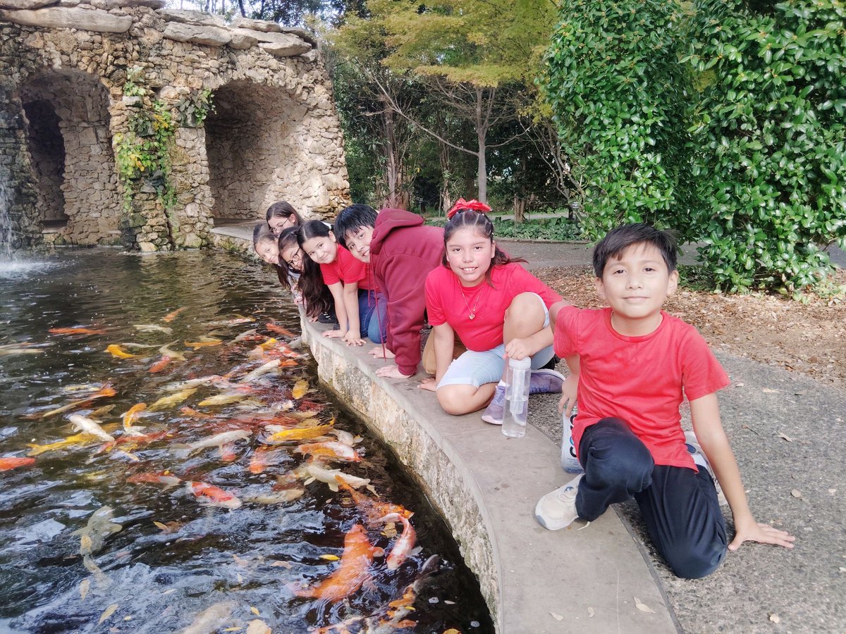 Zaragoza_PL's tweet photo. 🌿✨ Our 3rd, 4th &amp; 5th grade Eagles had an amazing day exploring the Dallas Arboretum! From hands-on learning to laughing with friends among the leaves, it was the perfect mix of fun and discovery. 🌸🍂

@dallasarboretum @JuanCordobaDISD @Region6_DISD https://t.co/KSLMEPSmBu