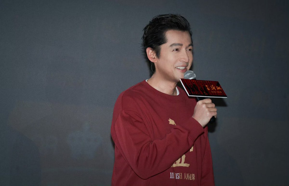 cdrama_update's tweet photo. #HuGe for #ATouchOfWarm roadshow in Shenzhen 

More snaps - https://t.co/52Q6eA1Cc3

#HugoHu #胡歌 
#三滴血 https://t.co/rgZEjb8eBs