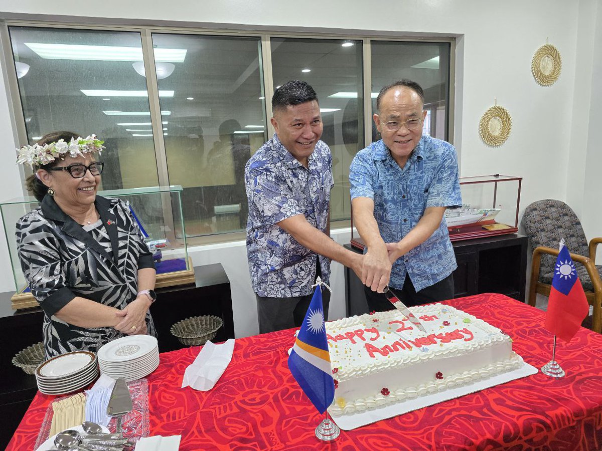🇹🇼🤝🇲🇭 Happy 27th Anniversary of Diplomatic Ties between Taiwan and the Marshall Islands!
Thank you to the Marshallese friends for your steadfast partnership—here’s to many more years of shared progress!🌺🌊✨