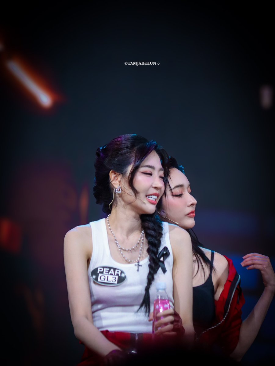 TamjaiKhunn's tweet image. เมื่อวานได้มีโอกาสไปดูโชว์ ดูแบบใครชื่ออะไรบ้าง ทุกโชว์ดีมากเลย แต่โชว์นี้เป็นโชว์ที่ชอบที่สุด และ งง ว่าตัวเองฮ้อปคู่นี้เฉย 555555

#ลูกจันแพร #LookjunPear
#InThe8ight
#InThe8ightEP6