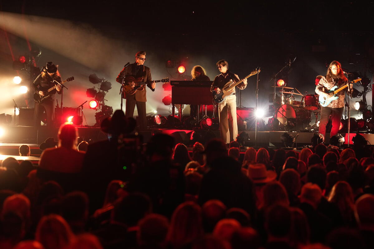 CountryMusic's tweet image. there is certainly nothing to hate about @RedClayStrays

#CMAawards