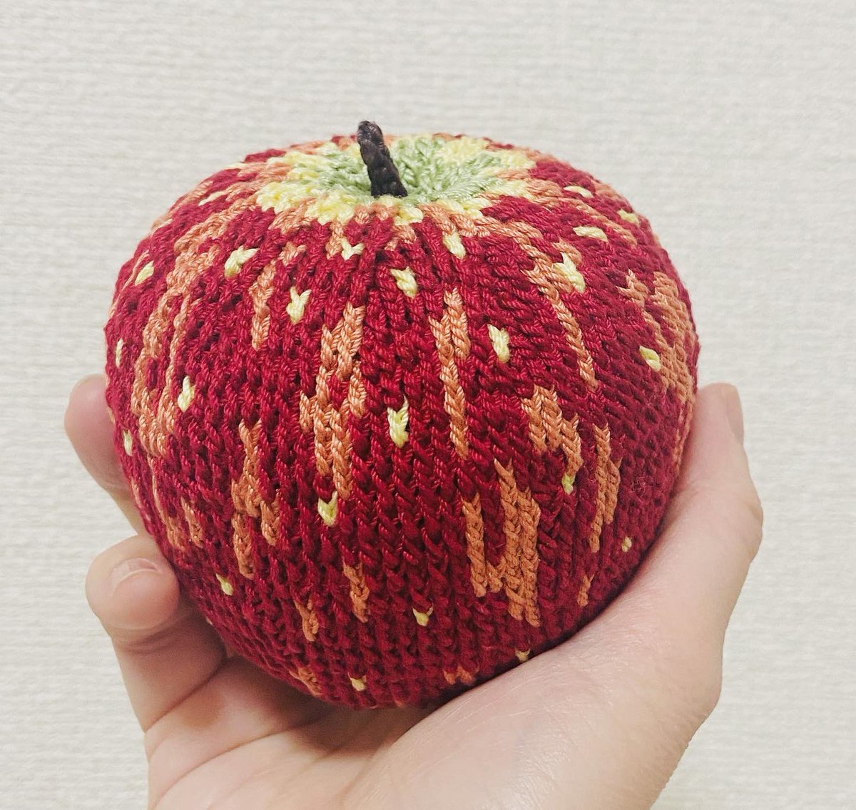 AlaKnitting's tweet image. 編みりんご。

#編み物　#crochet