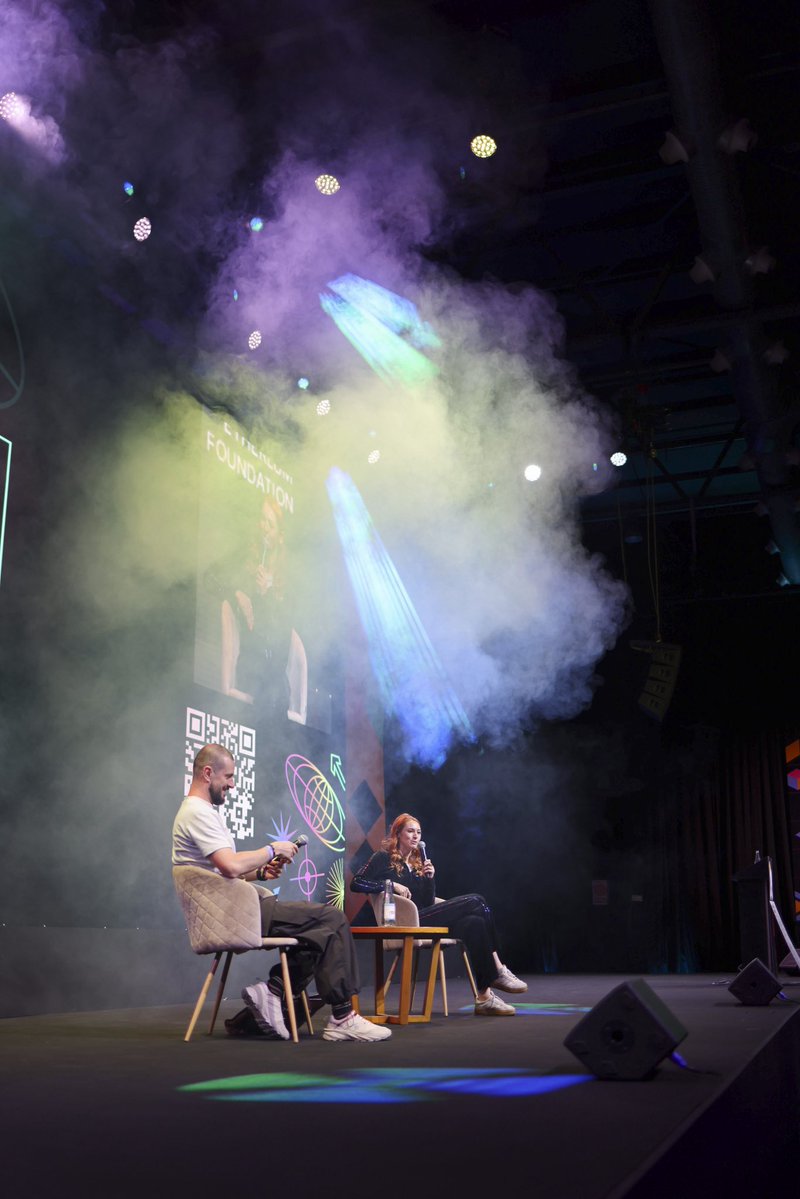 ThewizardofPOS's tweet image. Today at @trustlessconf, i took the stage with @tkstanczak to talk about trustlessness, Interop, and being executive director. We had some spicy back and forth talking about banks and what I called a pyramid of trust 🌶️