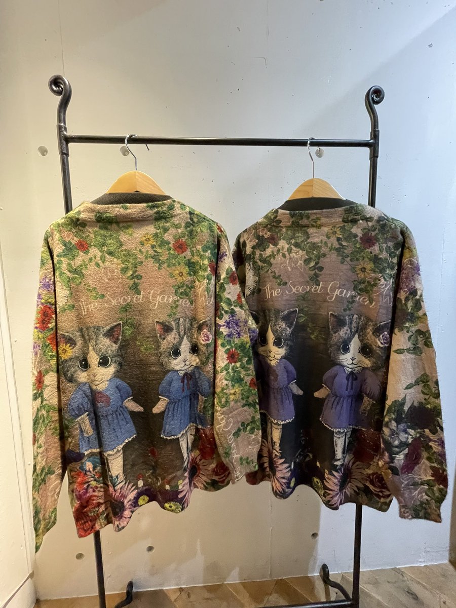 ScoLar】 ネコ姉妹の秘密の花園柄起毛ニットカーディガン ¥8,690 (本体