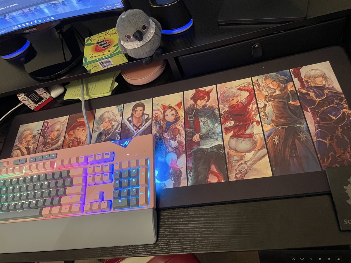 Got my FFXIV desk mat from <a href="/NovelKeys/">NovelKeys</a> and I’m in love 😊