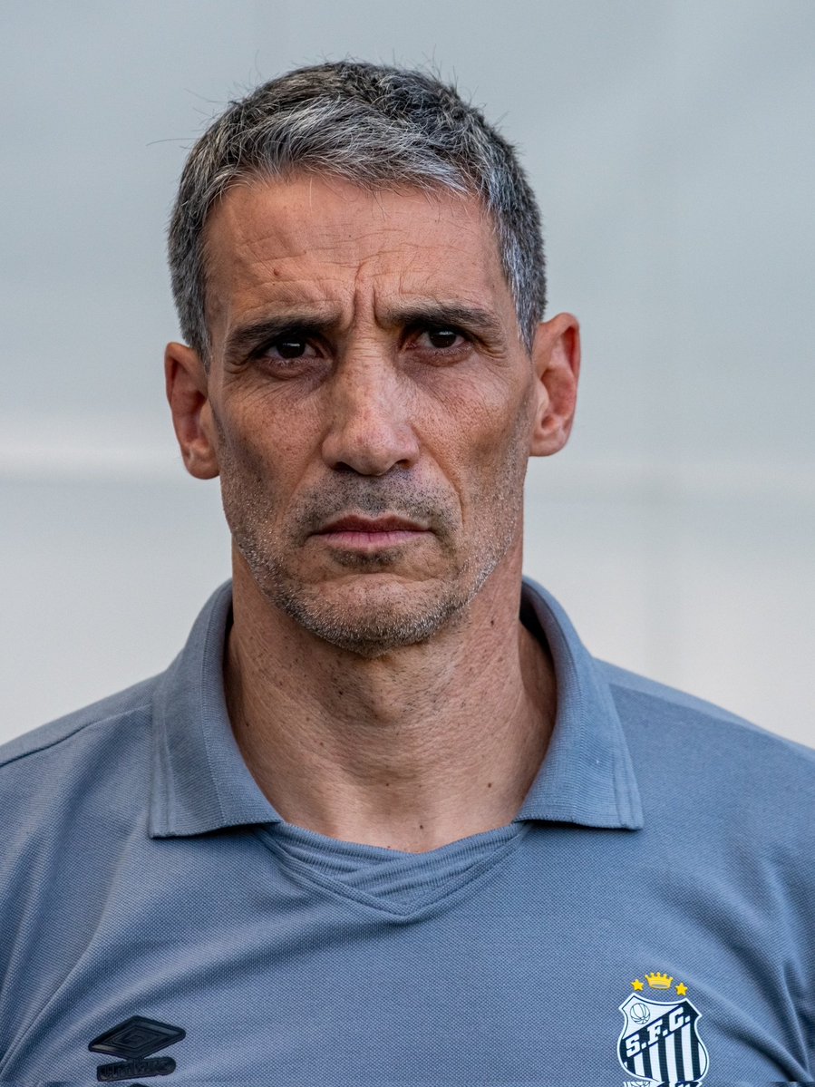 prosa_santista's tweet image. Novamente um grande jogo taticamente do Vojvoda! Montou um time que dominou um time so perdeu 6 jogos

Montou um santos que EMPILHOU chances no primeiro e fim do segundo tempo

Mas é aquilo, ele tem que usar jogadores fisicamente fortes pra ganhar a bola na pressão (+)

#santos