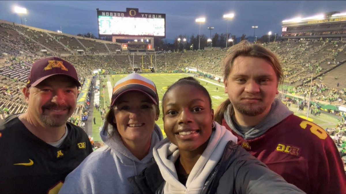 mc2brew's tweet image. Our @oregonfootball experience was fantastic.   The fans were very welcoming and hospitable Shoutout to Alex and Leah who let us crash their tailgate while waiting for the Gopher team’s arrival.   5 🌟 experience and I recommend you go if you have the opportunity.