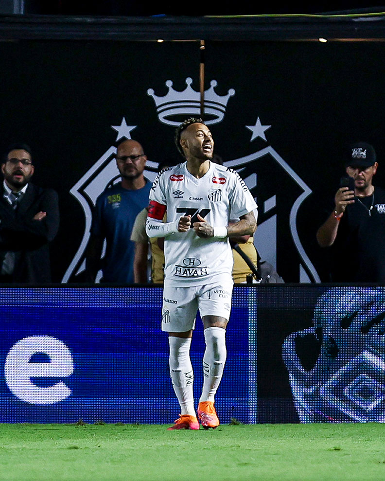 HonestHalo's tweet image. Long drought. Big pressure. But today, Neymar showed he still has that magic. A composed penalty + a creative assist = the spark Santos and Brazil have been waiting for. 🔥 #NeymarReturns #BackToForm #Football #Soccer #SantosFC #BrazilFootball #NeymarMagic #GOAT #futebol