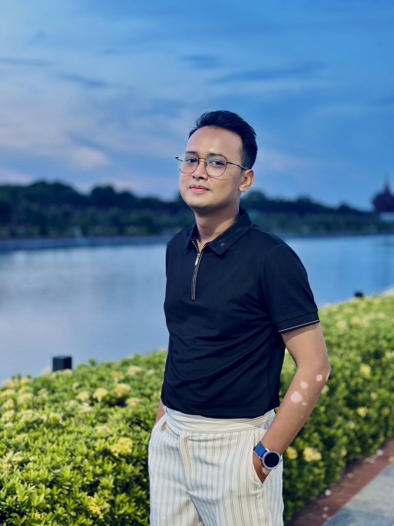 ShaneAlfred23's tweet photo. မန္တလေးသား တယောက် မန္တလေးရောက် https://t.co/s7spizouCI