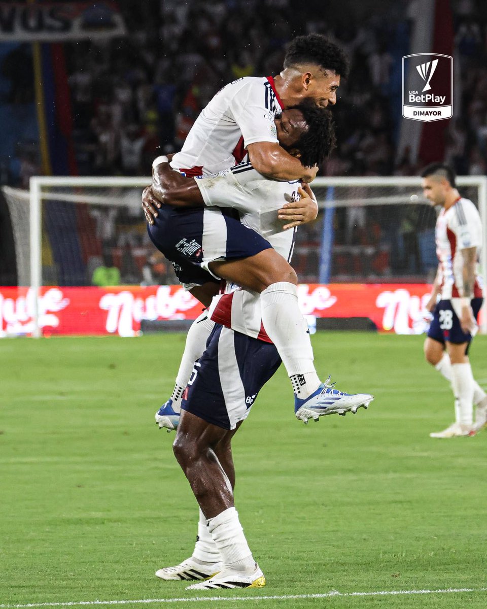 LigaBetPlayD's tweet image. Lo gana a esta hora Junior. 🦈
Didier Moreno adelanta al Rojiblanco en el Metropolitano.

#UnaLigaConMásPasión #LigaBetPlayDimayor #fpc #futbolcolombiano