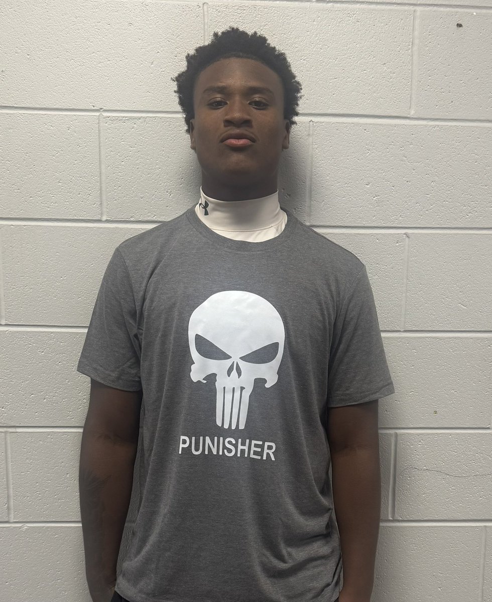 larenzo_seals's tweet image. Repeat Punisher Award winner! 🔥 Congrats @Jakobeblanks9 Week 11 locked in. ✊🏾💪🏾 #DAWGS #DUBLIFE @CoachTMiller18 @SlafkaJeff @DarrylDJSimon @Th3DWilliamsJr