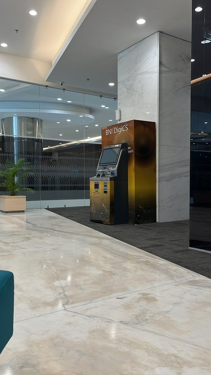 cuqtie's tweet photo. Pengharum ruangan bank beni bsd wangi bat bused. Berasa pengen nanya ini wangi apaan https://t.co/DeKMrFjqDf